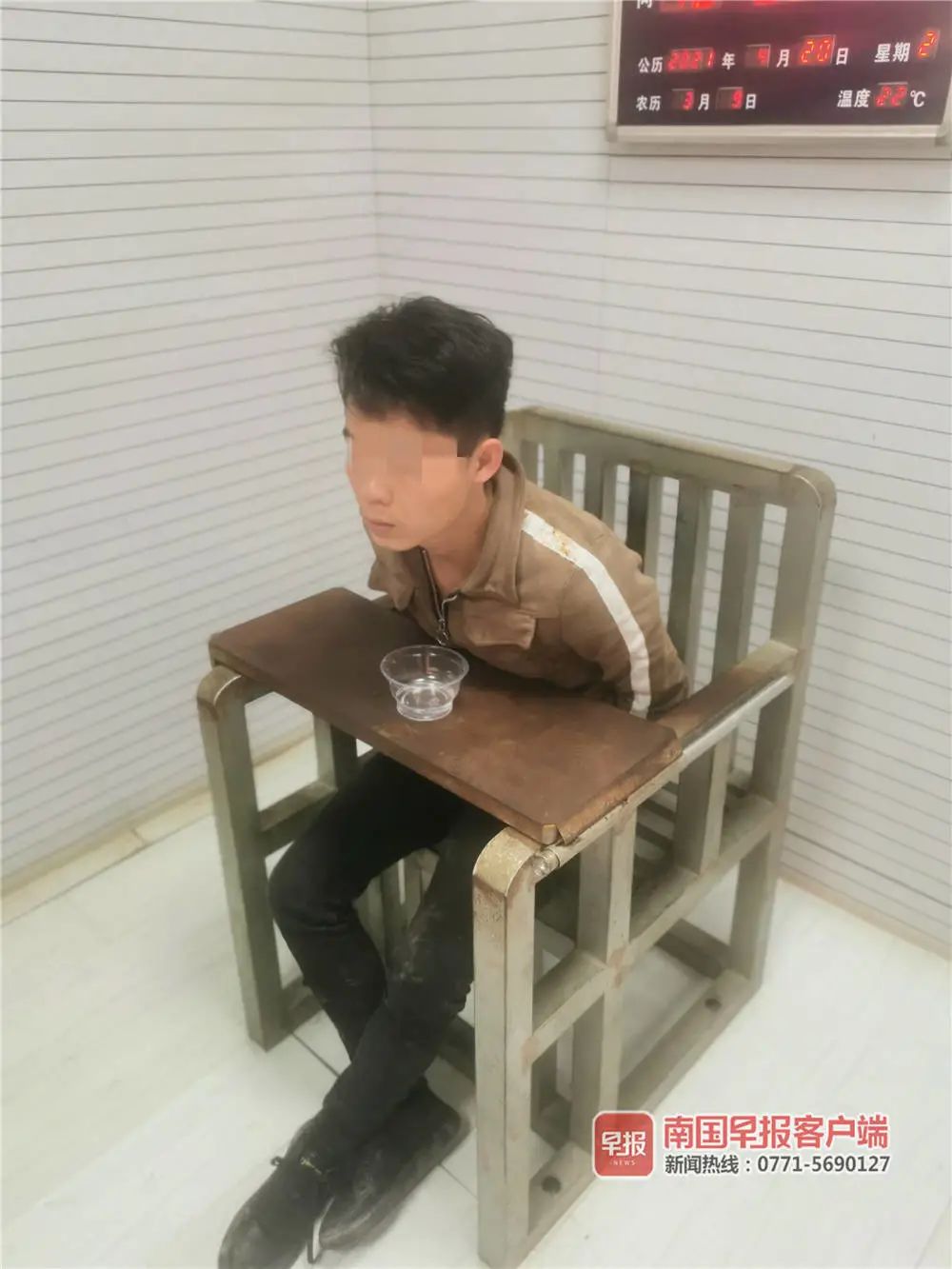 DƬ